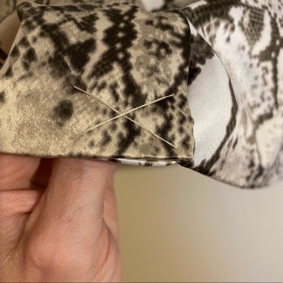 Jennifer Lopez Python Print Jacket - Picture 8 of 8